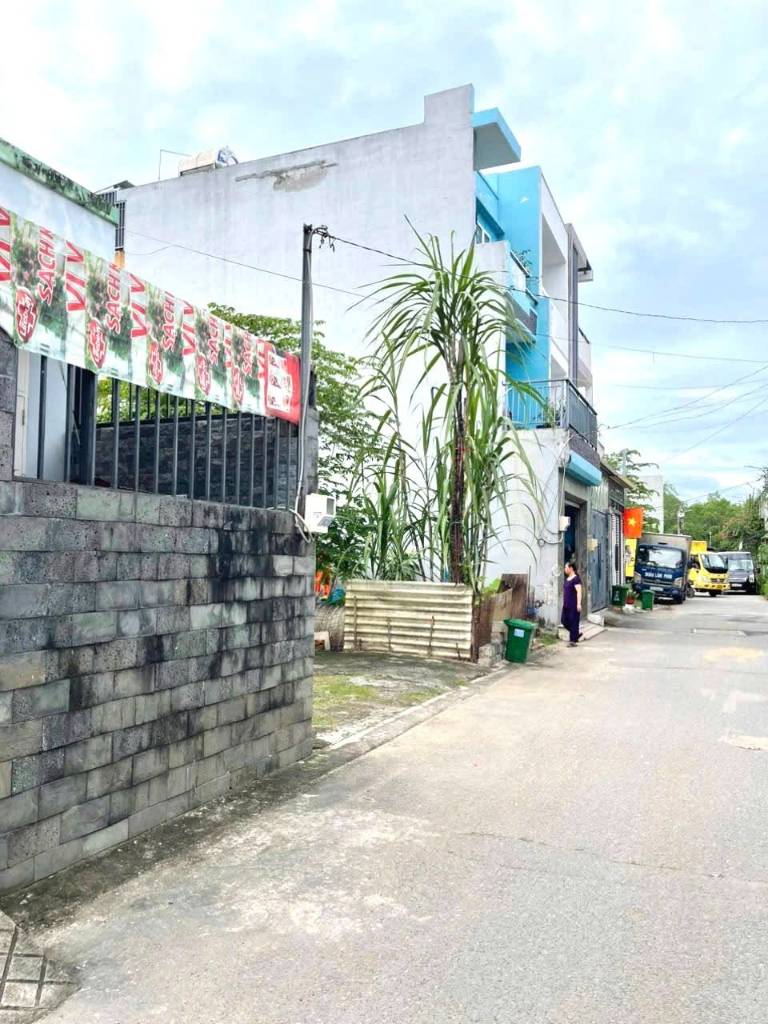 BÁN NỀN ĐẤT HẺM 730 ĐƯỜNG LÃ XUÂN OAI, MẶT TIỀN, NGAY KĐT ĐÔNG TĂNG LONG